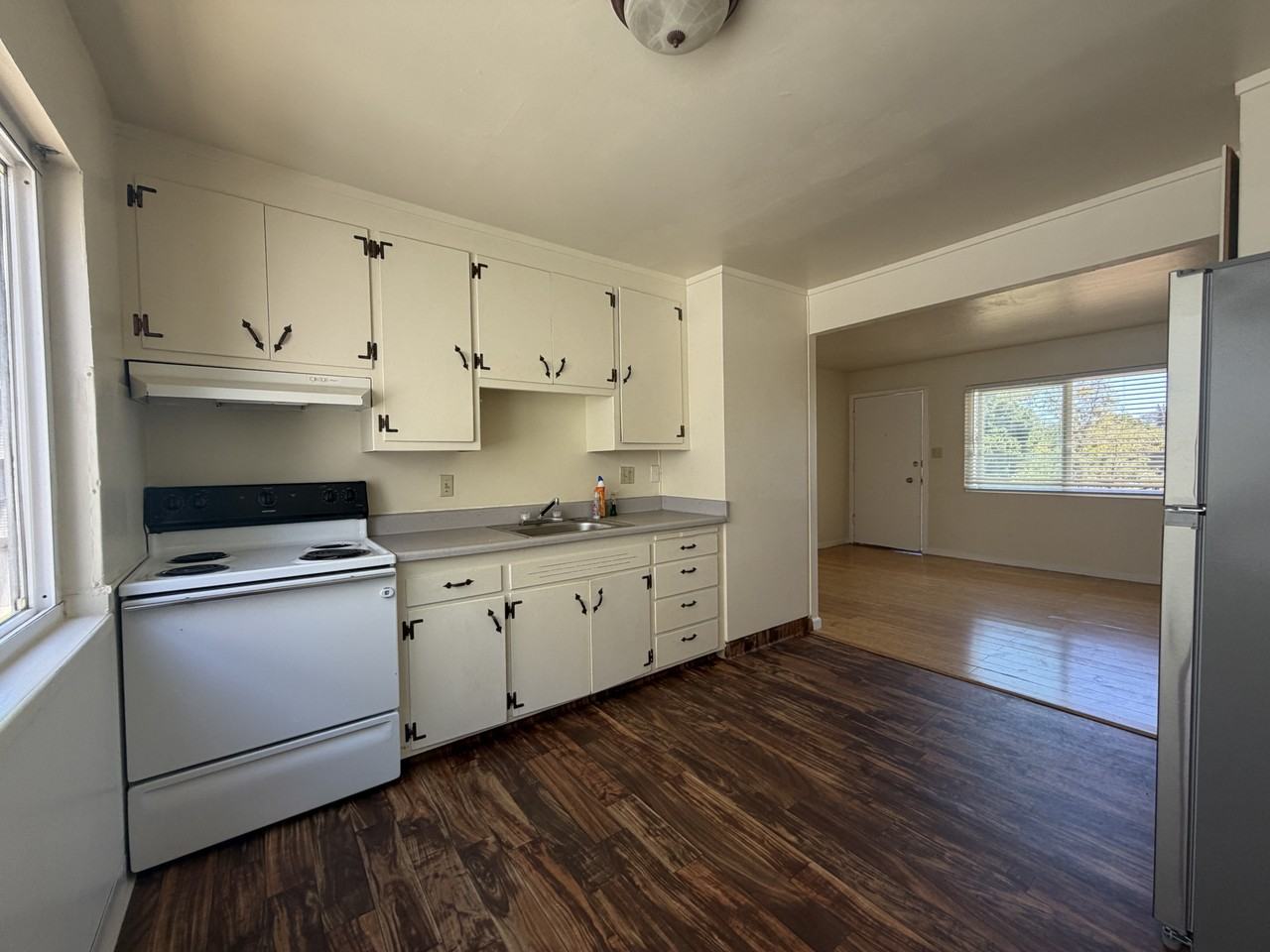 22412 Rockaway Ln #10 - Photo 3 of 15