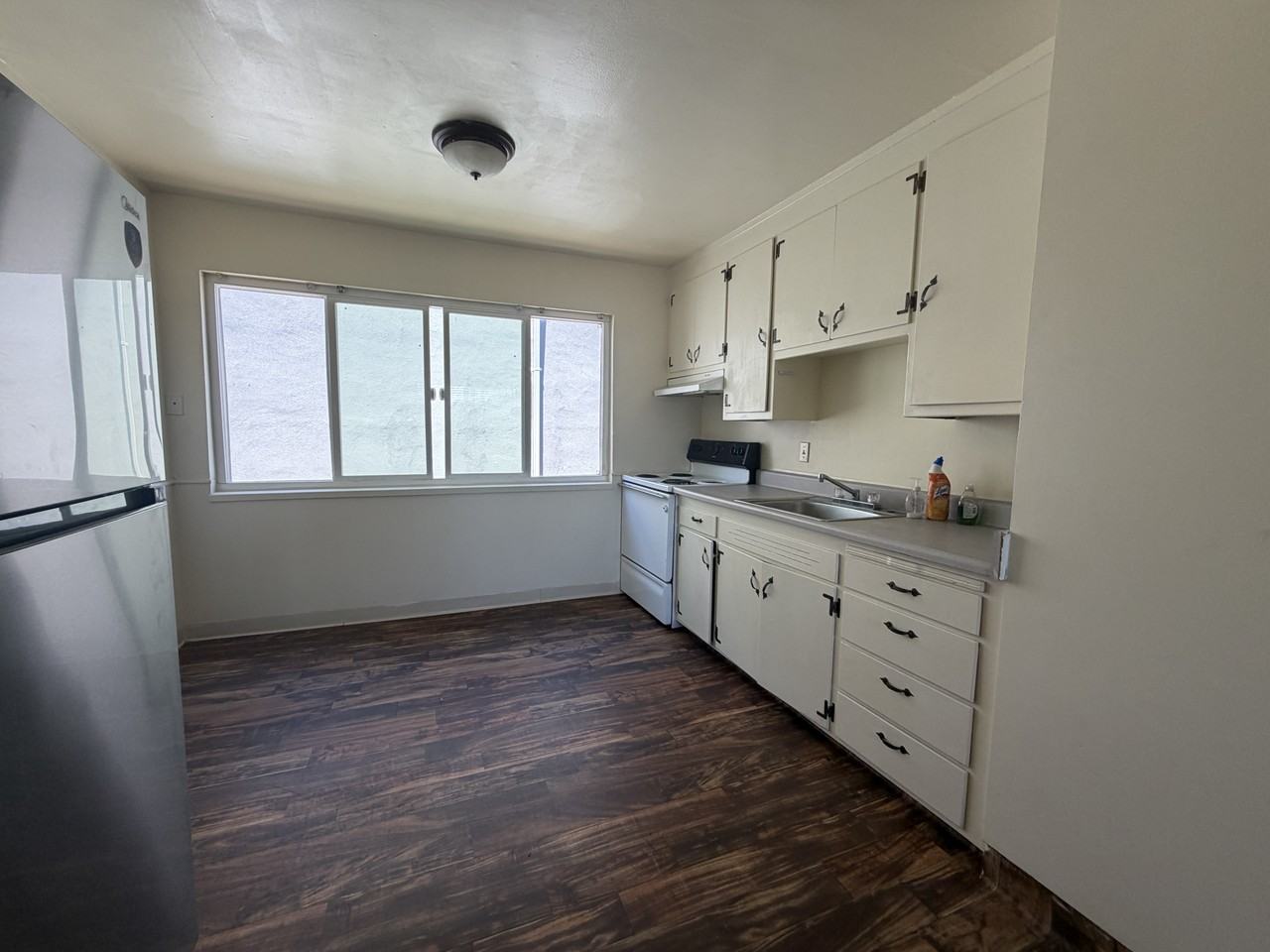 22412 Rockaway Ln #10 - Photo 5 of 15