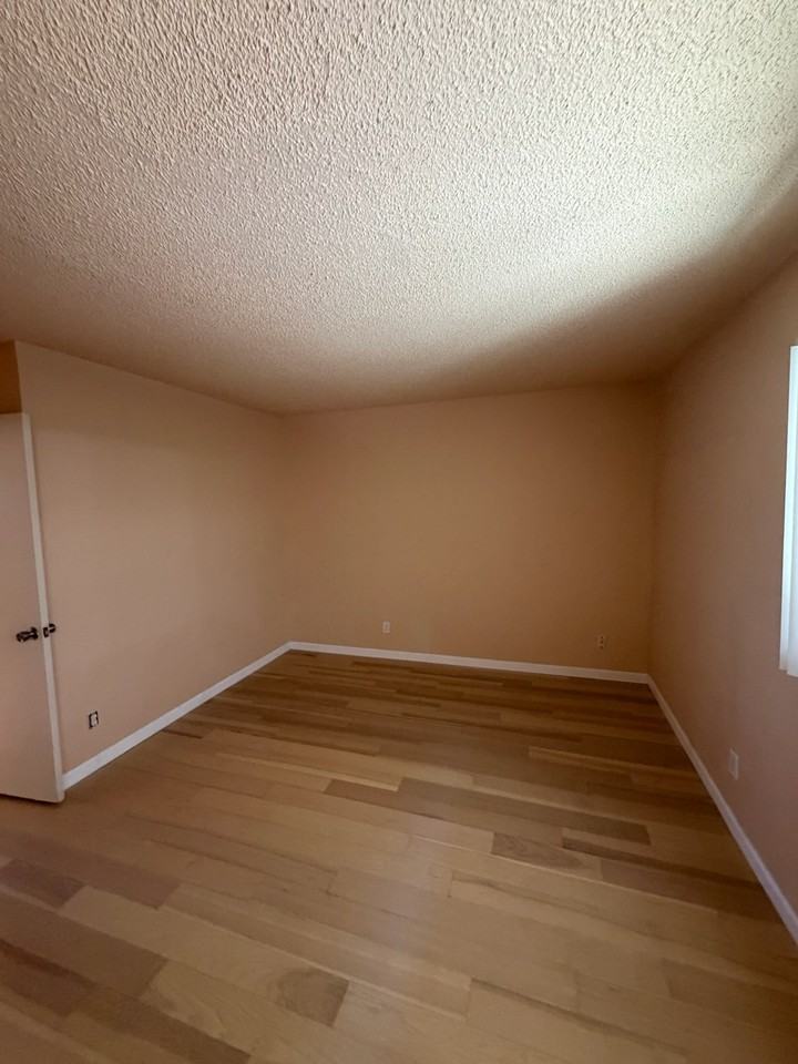 16000 Mateo St #17 - Photo 4 of 12