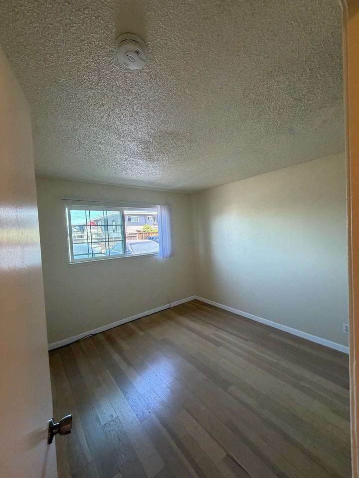16000 Mateo St #17 - Photo 5 of 12