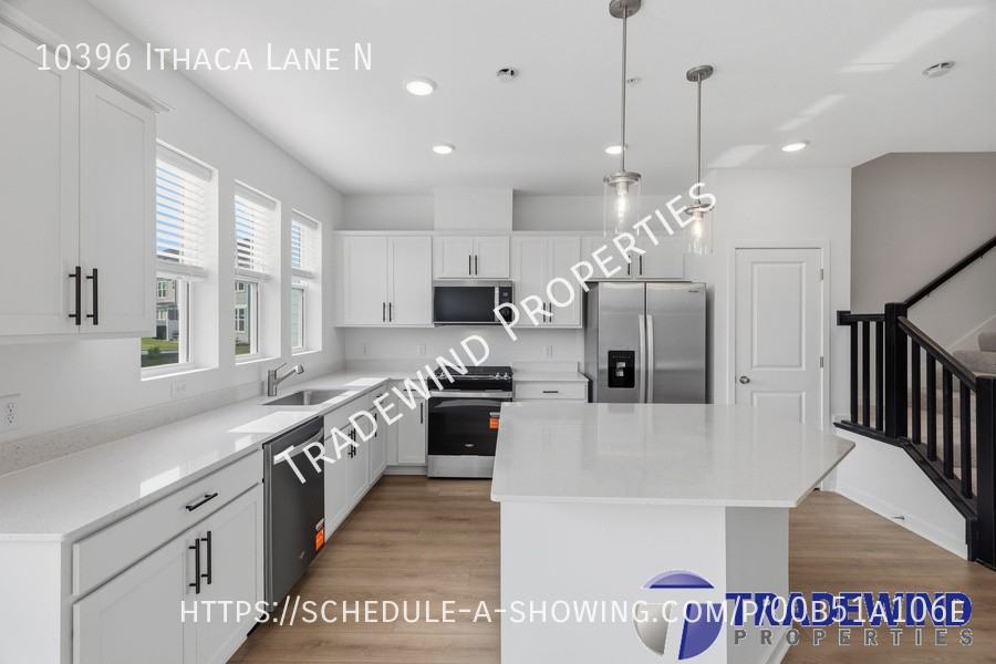 10396 Ithaca Ln N - Photo 3 of 30
