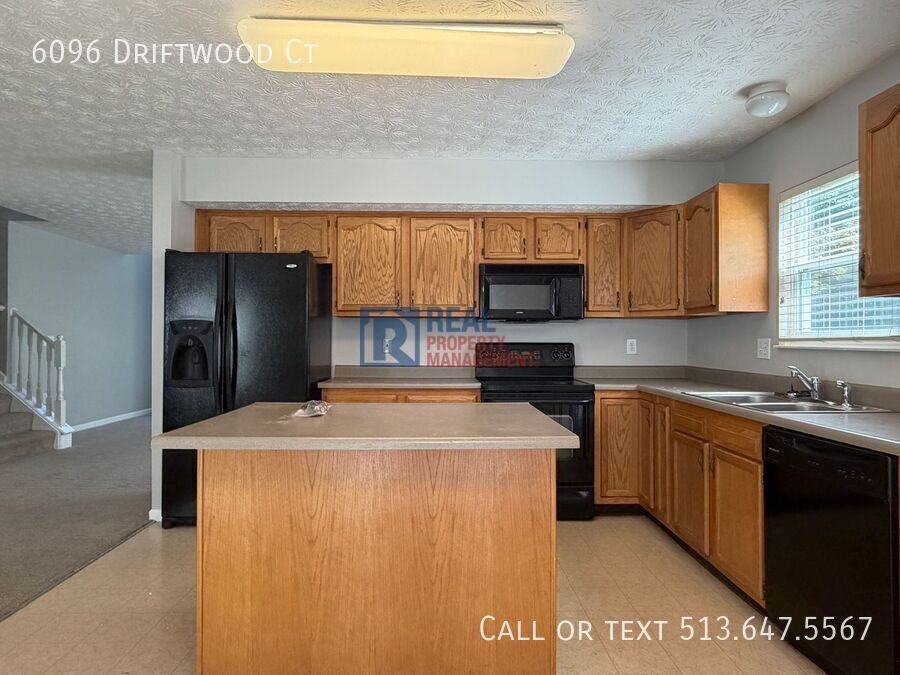 6096 Driftwood Ct - Photo 3 of 35