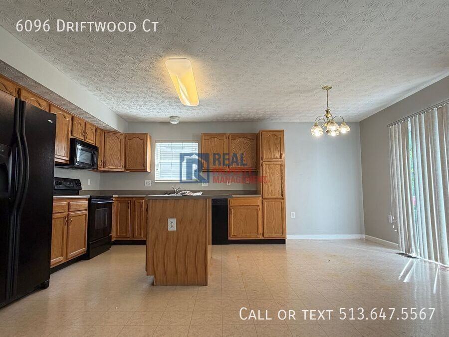 6096 Driftwood Ct - Photo 4 of 35