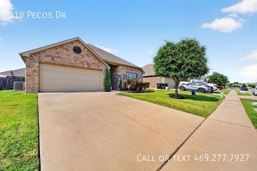 319 Pecos Dr - Photo 3 of 39