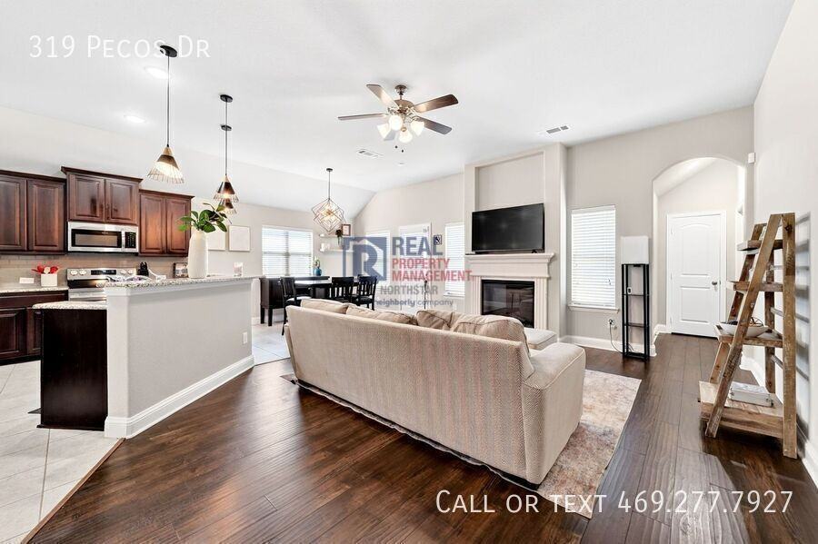 319 Pecos Dr - Photo 5 of 39