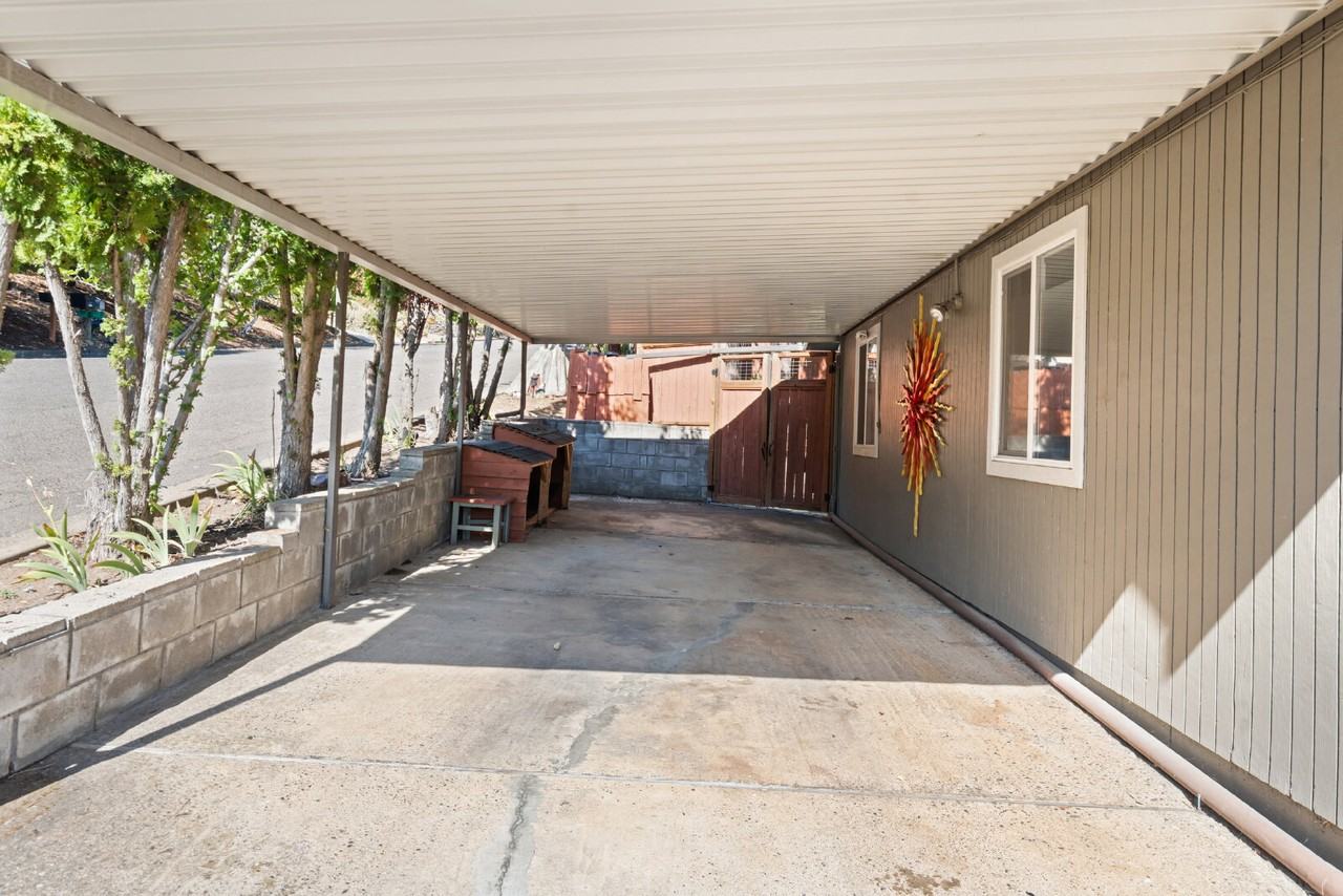 805 Walker Ave - Photo 2 of 31