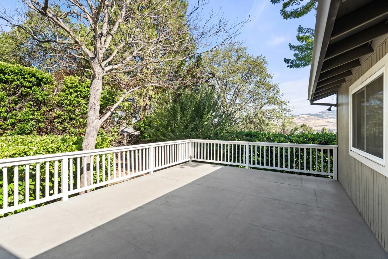 805 Walker Ave - Photo 4 of 31