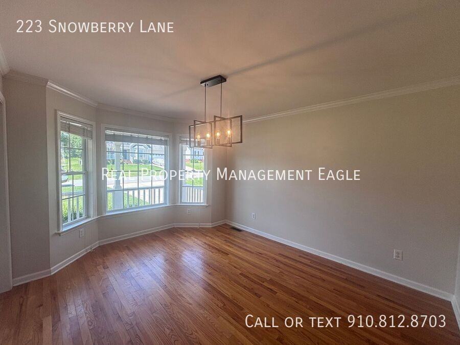223 Snowberry Ln - Photo 5 of 31
