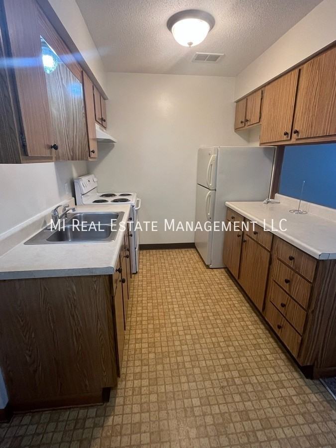 7593 48th Ave - Photo 3 of 8
