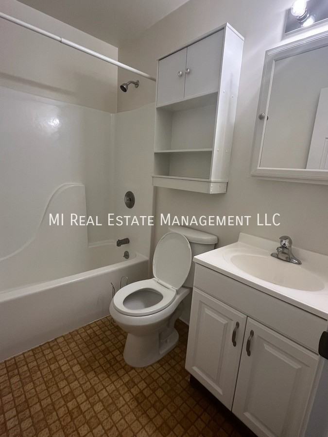 7593 48th Ave - Photo 4 of 8