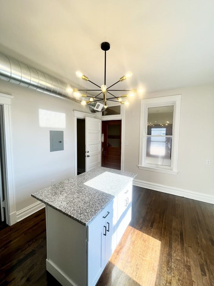 2636 W 23rd St #2R - Photo 4 of 20