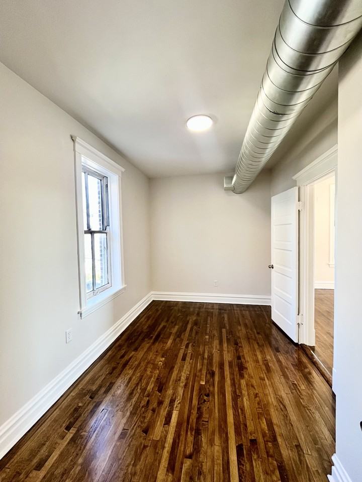 2636 W 23rd St #2R - Photo 6 of 20
