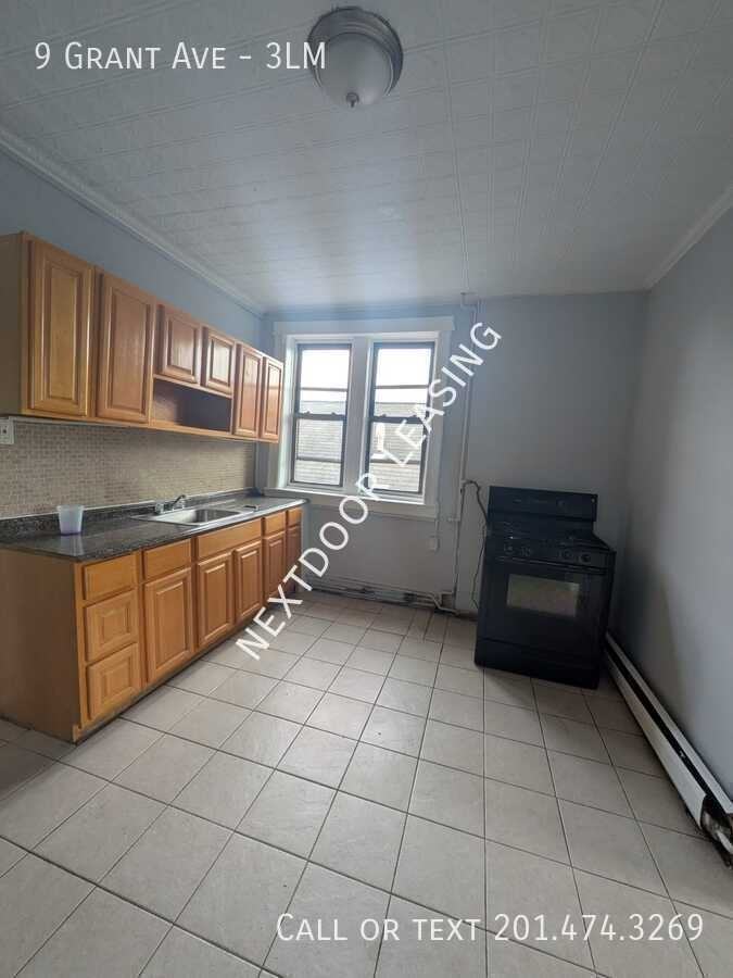 9 Grant Ave #3LM - Photo 2 of 9