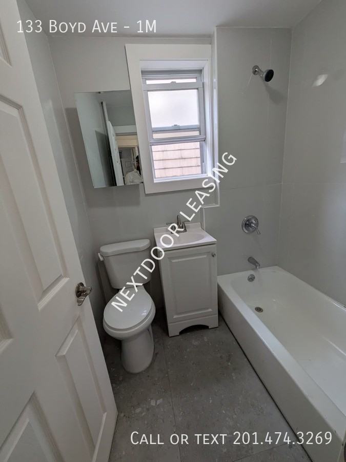 133 Boyd Ave #1M - Photo 2 of 9