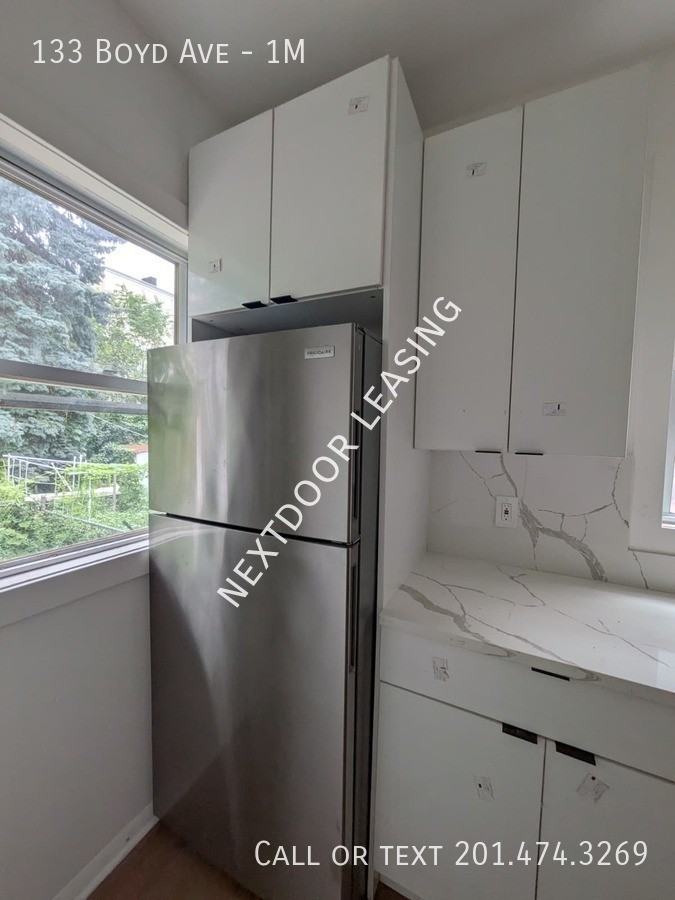 133 Boyd Ave #1M - Photo 3 of 9