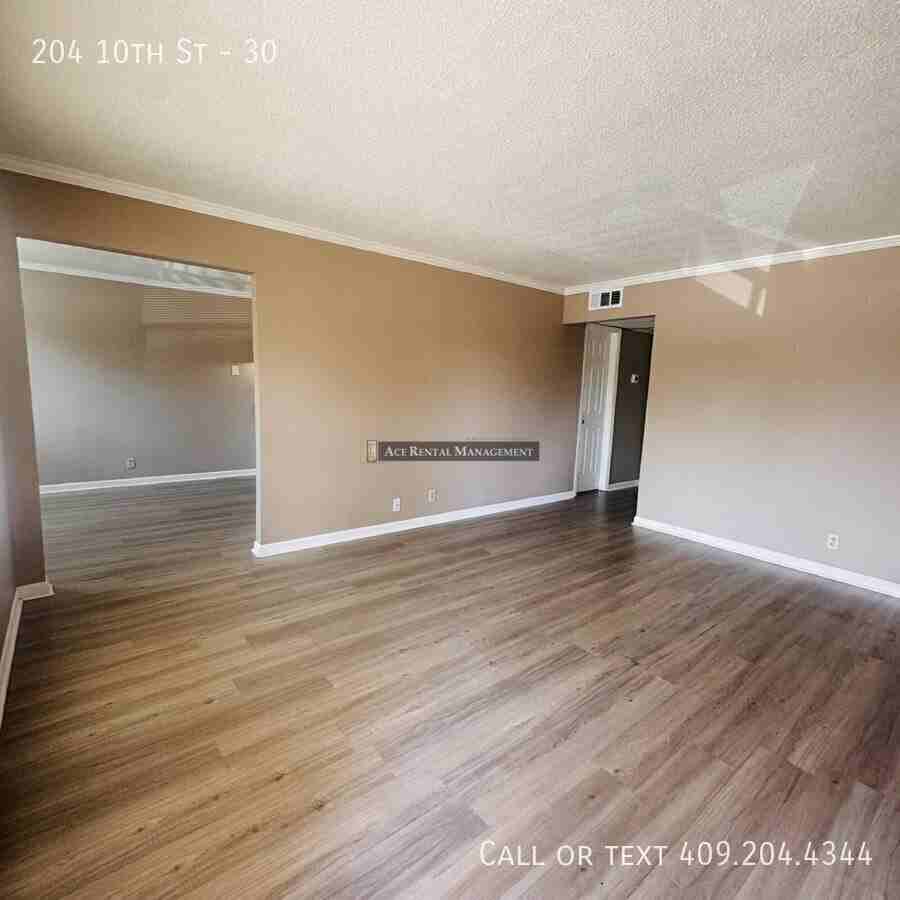 204 10th St #30 - Photo 2 of 12