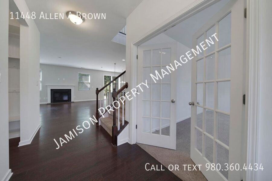 11448 Allen A Brown Rd - Photo 2 of 38