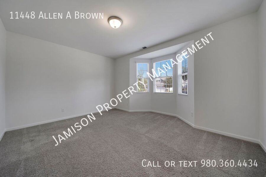 11448 Allen A Brown Rd - Photo 3 of 38
