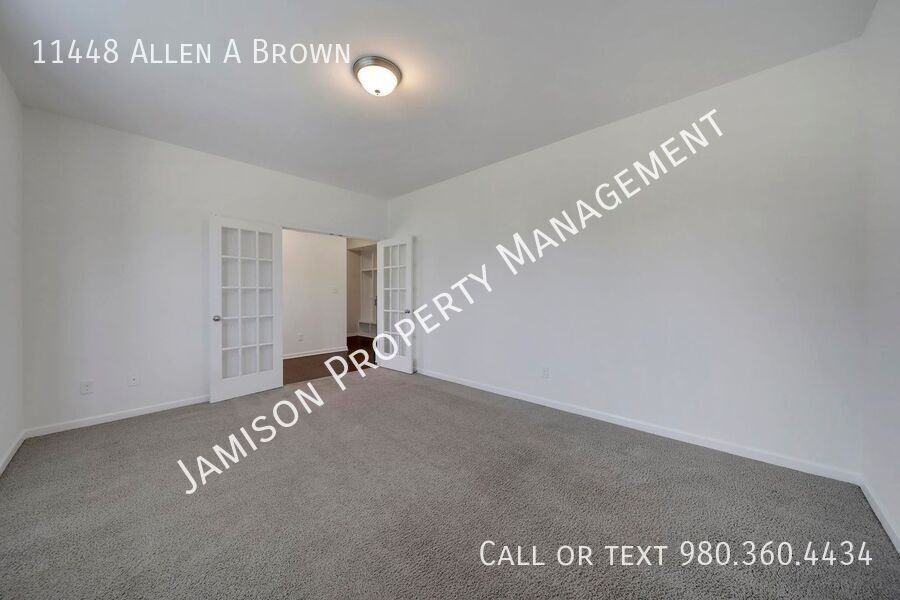 11448 Allen A Brown Rd - Photo 4 of 38