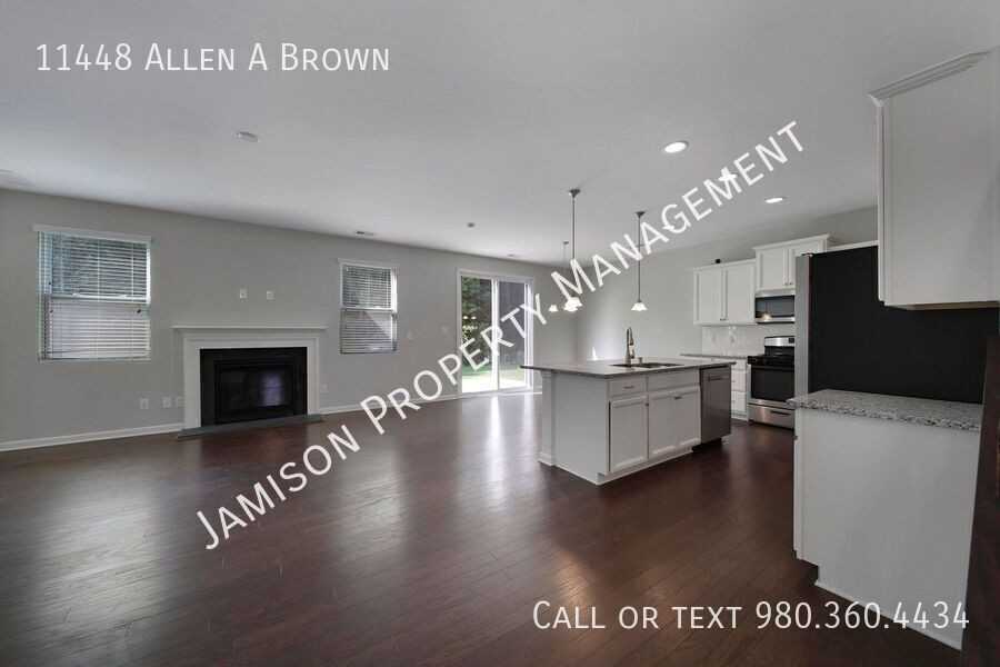 11448 Allen A Brown Rd - Photo 7 of 38