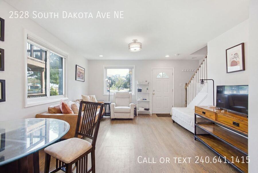 2528 S Dakota Ave Ne - Photo 2 of 17