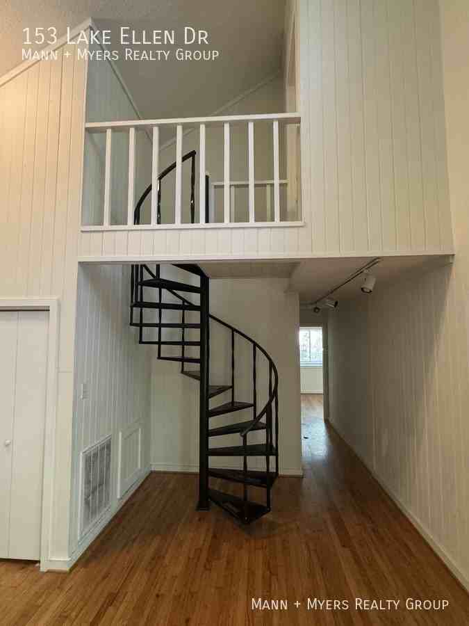 153 Lake Ellen Dr - Photo 3 of 13