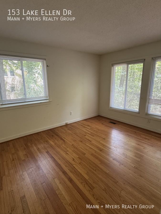 153 Lake Ellen Dr - Photo 5 of 13