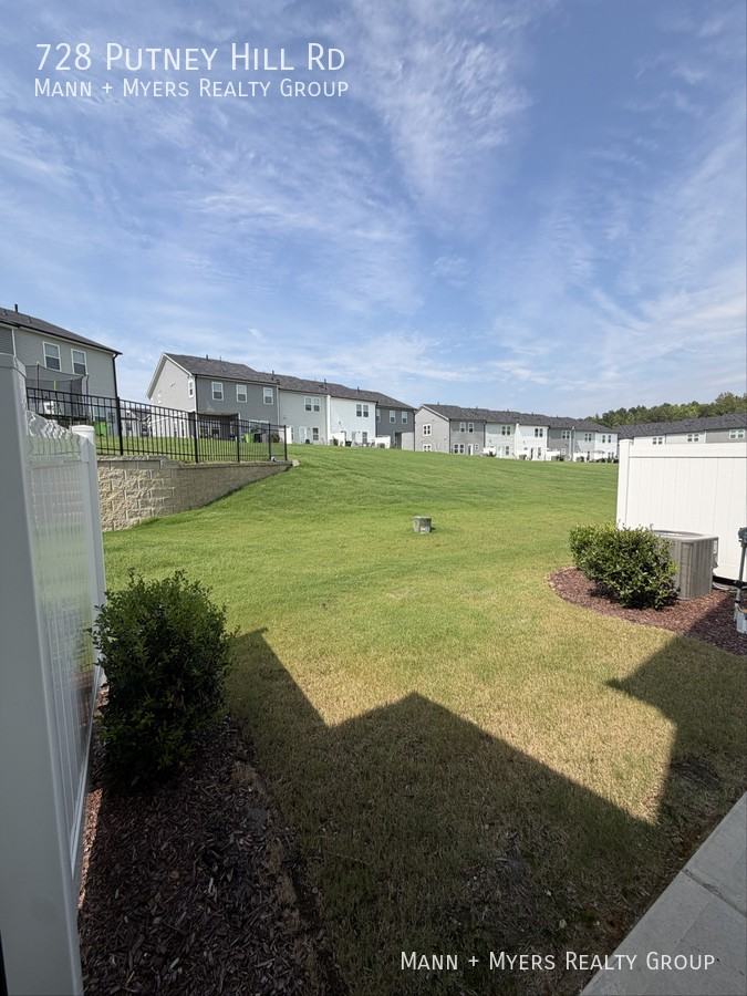 728 Putney Hill Rd - Photo 4 of 17