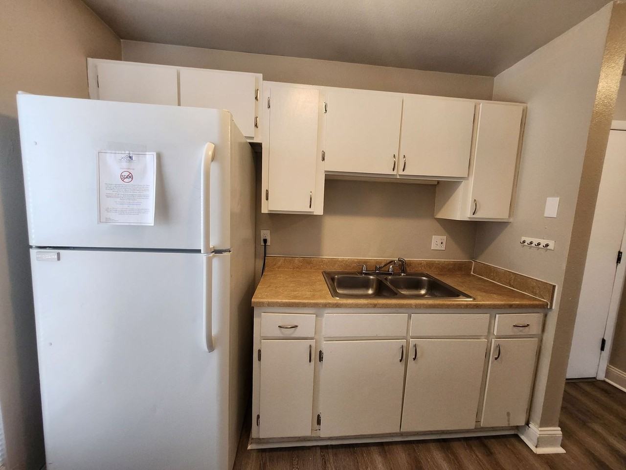 4420 Loomis Ave #4 - Photo 3 of 24
