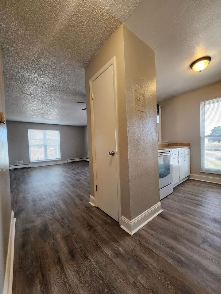 4420 Loomis Ave #4 - Photo 6 of 24