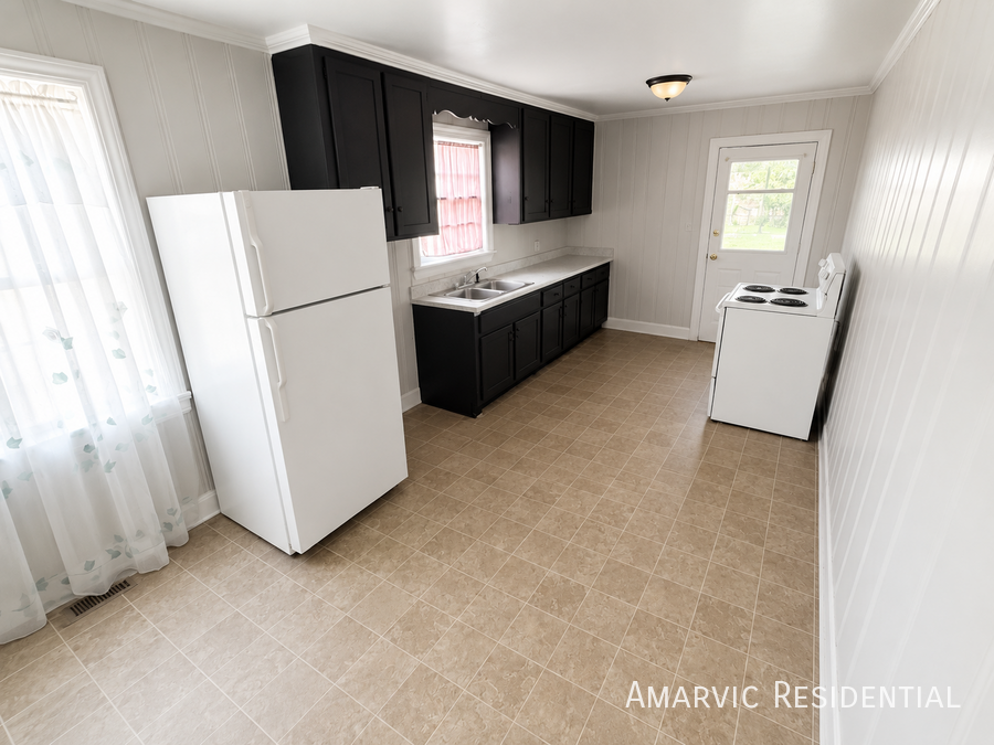 1207 Cypress St - Photo 2 of 8