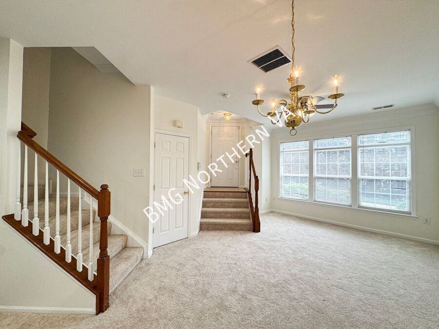 9508 Walker Way - Photo 4 of 25