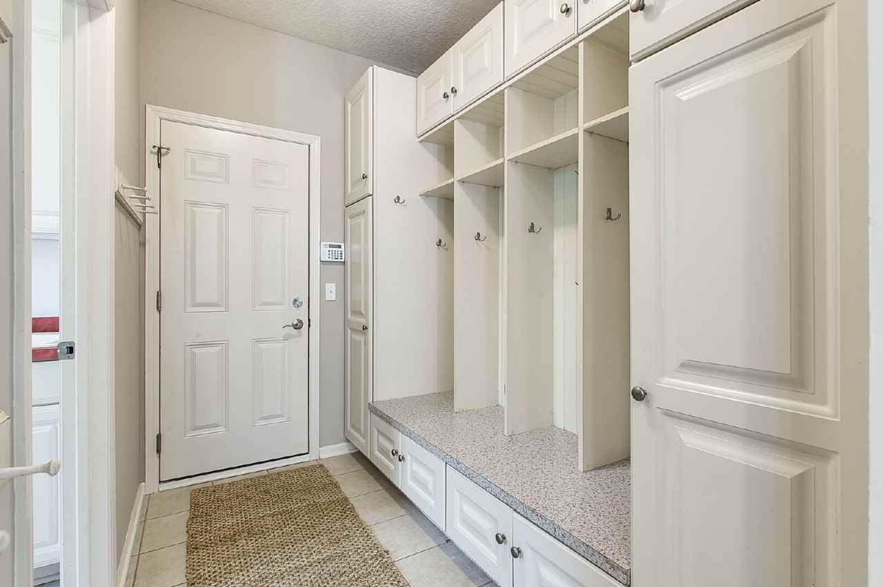 1579 Stoneridge Cir - Photo 5 of 16