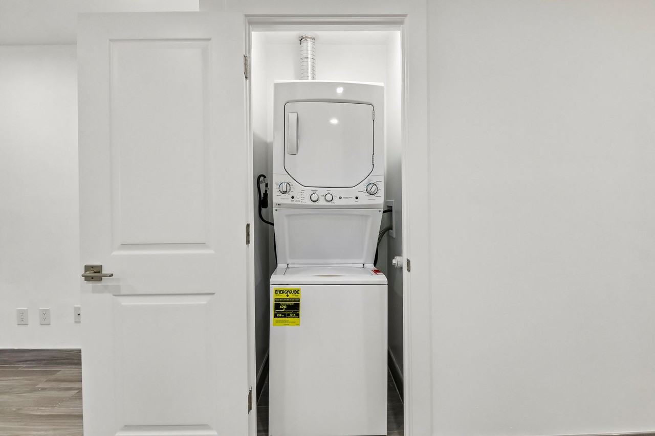 445 Garrison St #27 - Photo 5 of 42