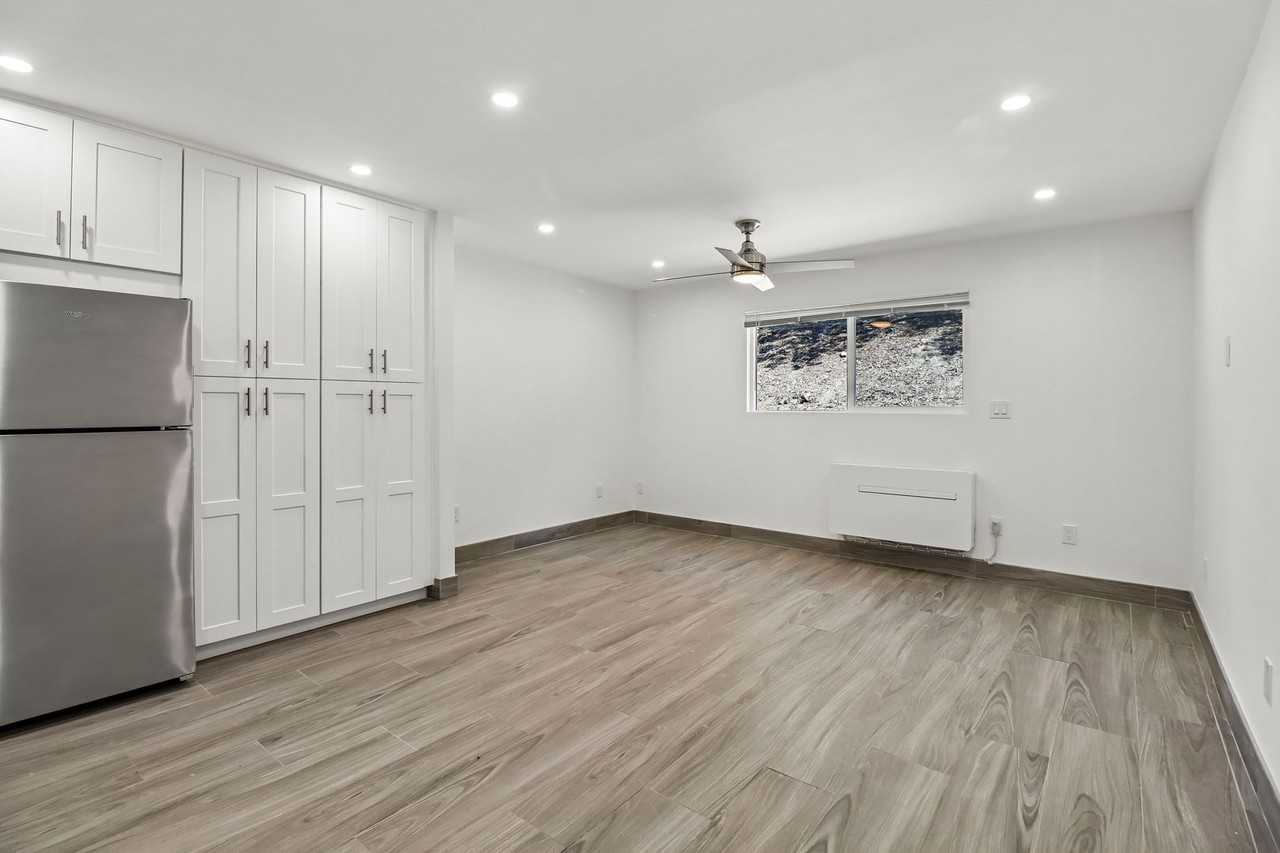 445 Garrison St #27 - Photo 6 of 42