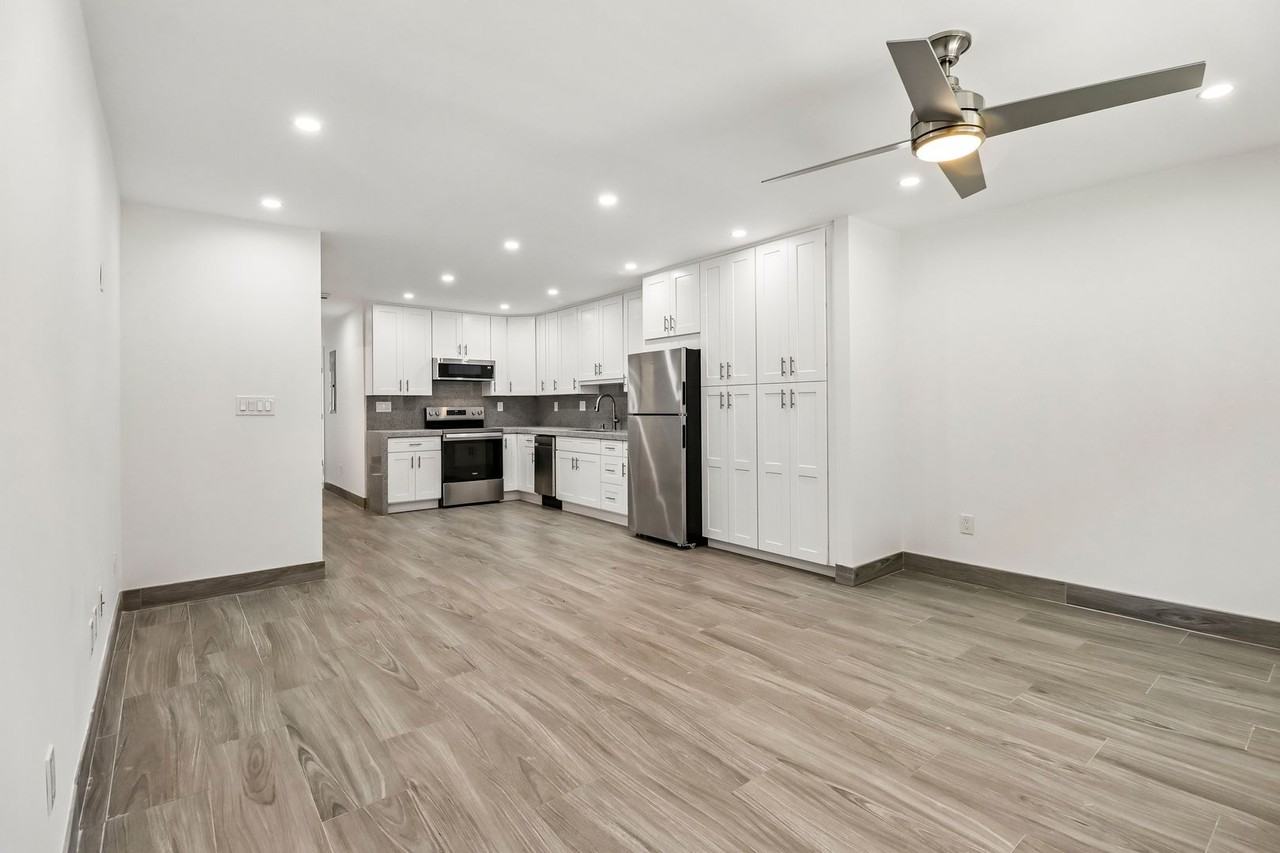 445 Garrison St #15 - Photo 5 of 42