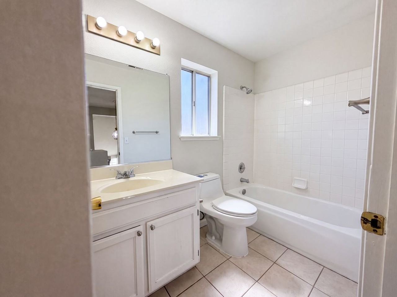 5151 Brookfield Court - Photo 4 of 9
