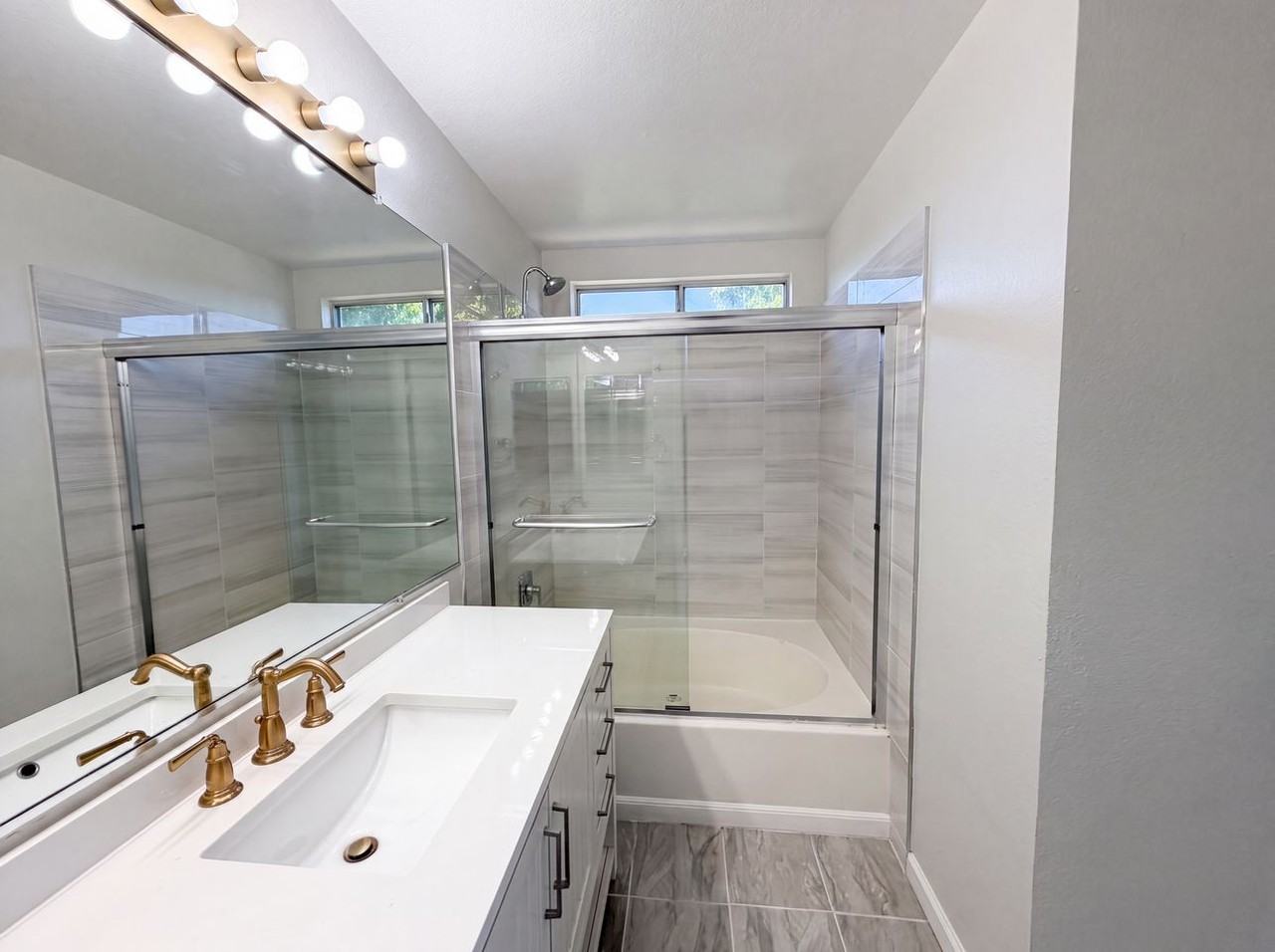 5151 Brookfield Court - Photo 6 of 9