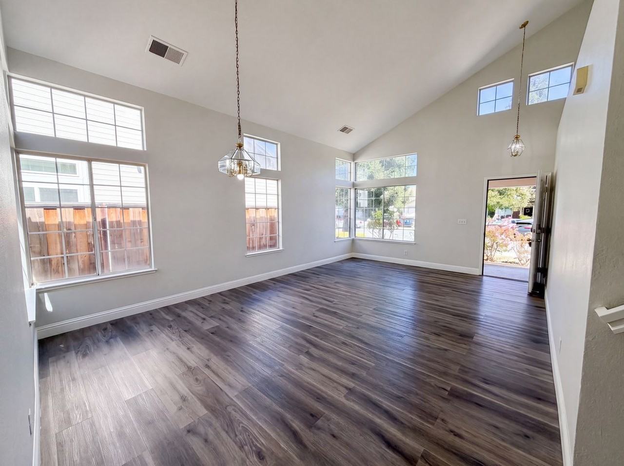 5151 Brookfield Court - Photo 3 of 9