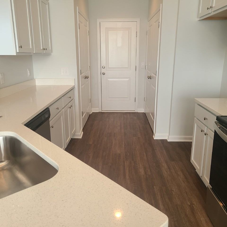 78 Sullivan Cir - Photo 4 of 10
