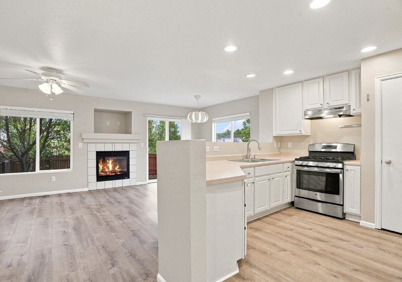 4028 Three Bridges Ct - Photo 3 of 40