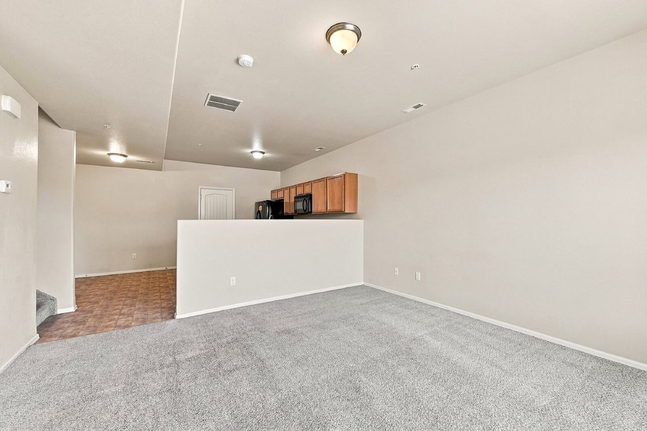 4910 Great Owl Pt - Photo 5 of 36