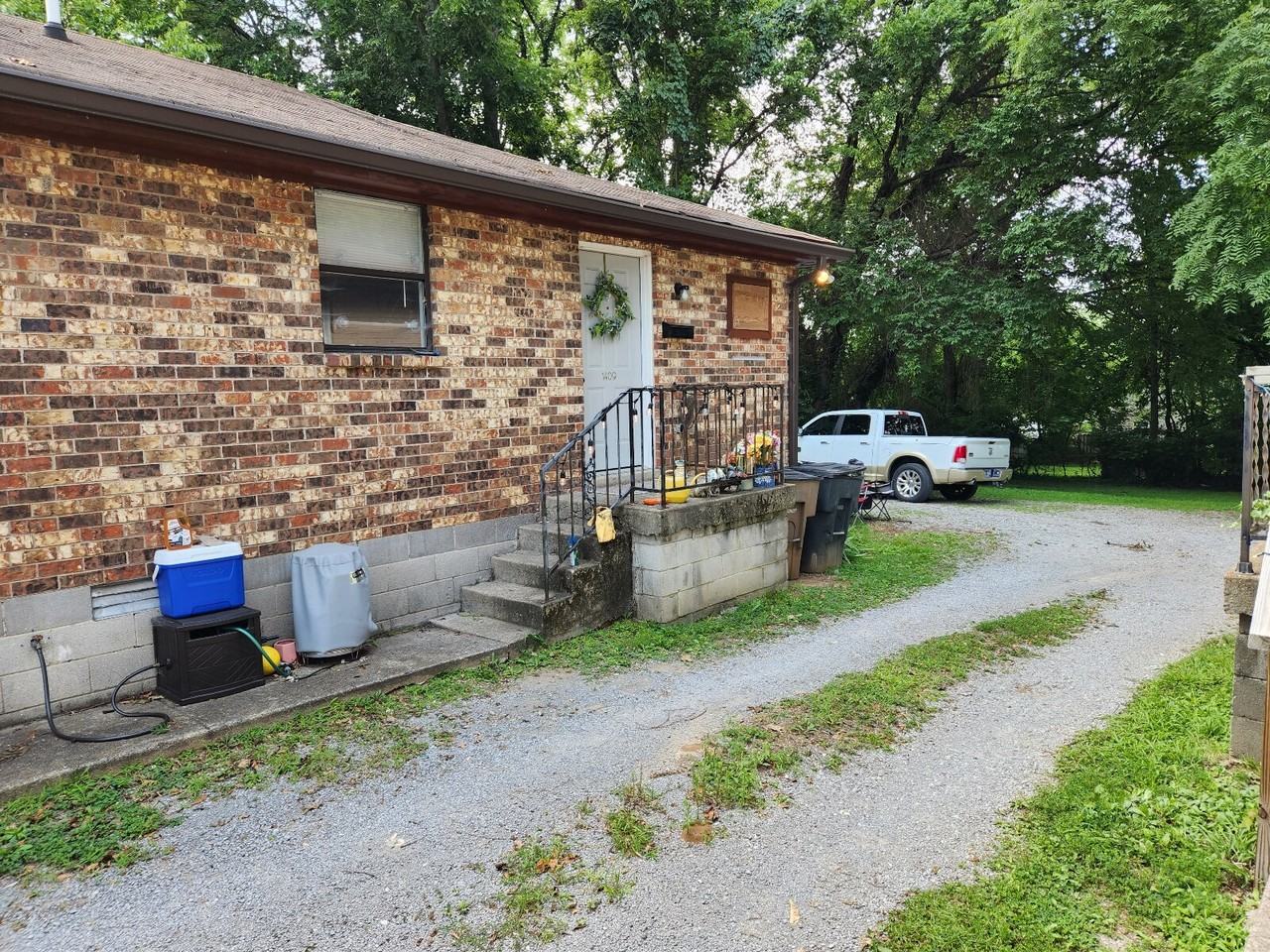 1409 Douglas Ave - Photo 3 of 15