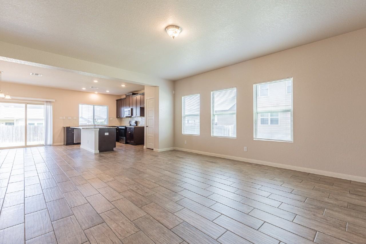 746 Farmers Dell - Photo 5 of 42