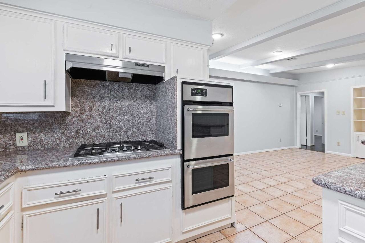 118 E Thornton Rd - Photo 2 of 22