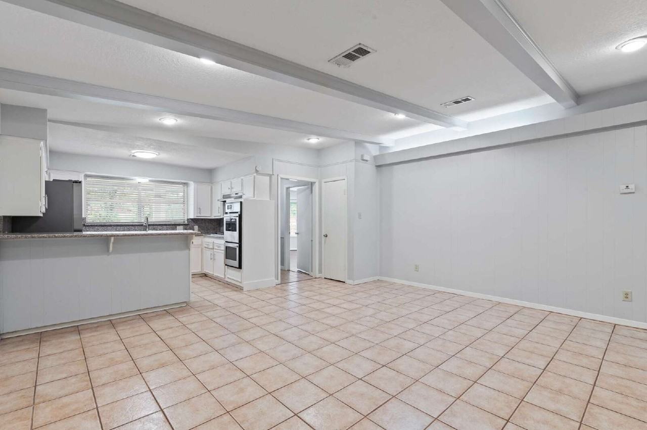 118 E Thornton Rd - Photo 5 of 22