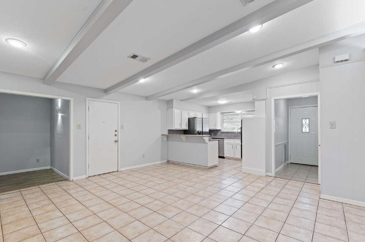 118 E Thornton Rd - Photo 6 of 22