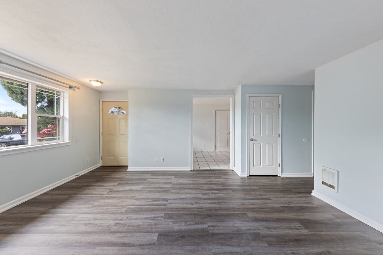 1270 N Adams St - Photo 4 of 22