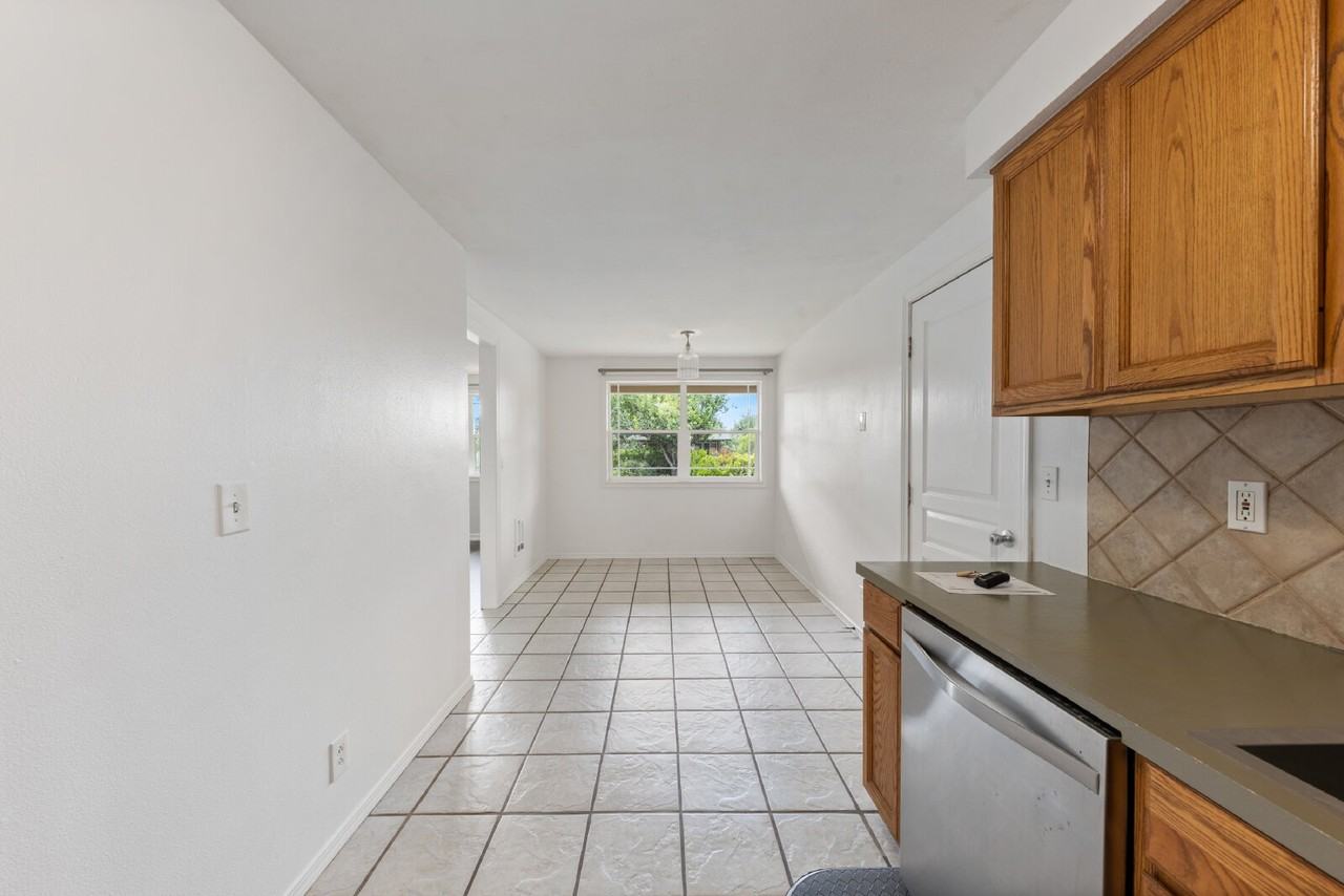 1270 N Adams St - Photo 7 of 22