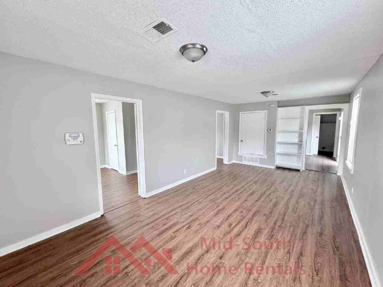 1545 Patton St - Photo 5 of 22